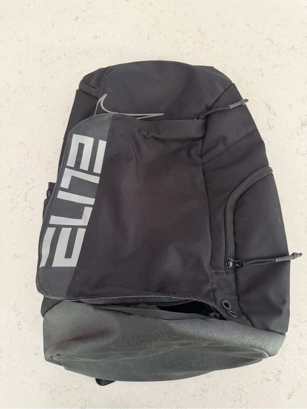 Nike Elite Basketball Backpack Black Gray Large
Hoops Sports Bag - Broken Zipper